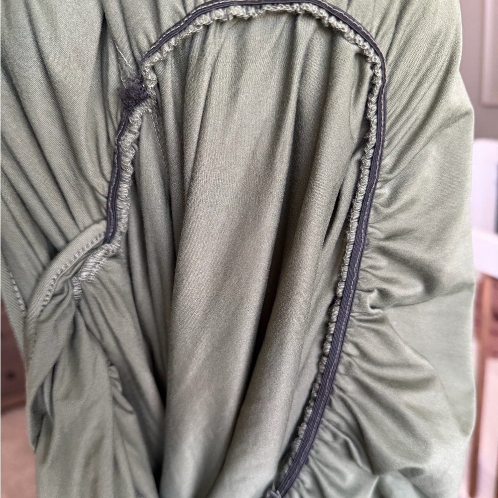 NEVER WORN Ekouaer Olive Green Maternity Nursing/Labor and Delivery Gown - Picture 6 of 8